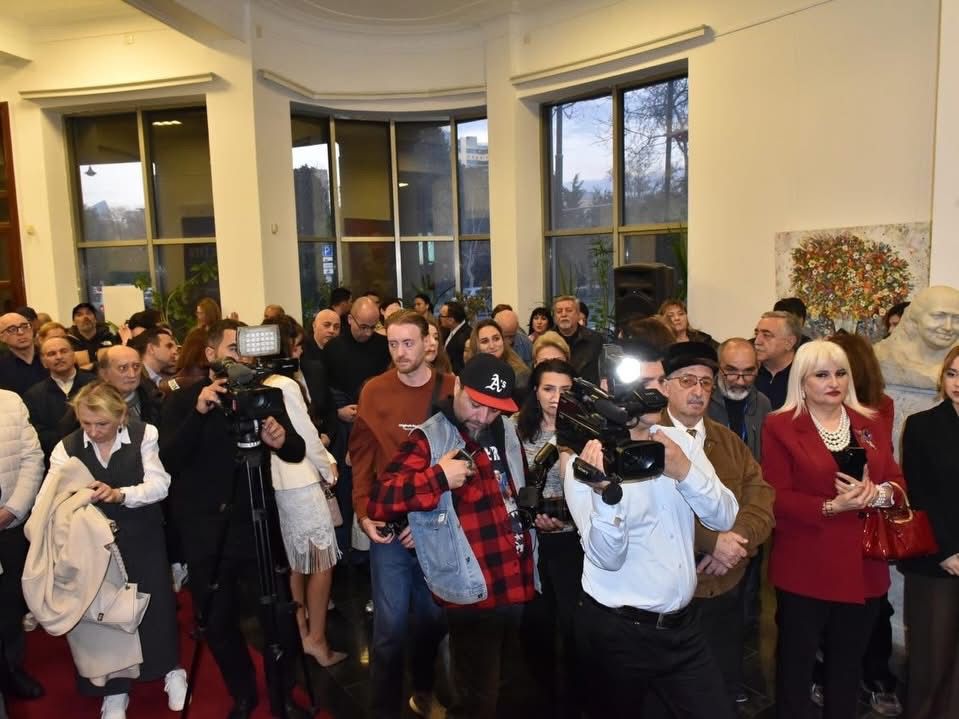 Rəsm sərgisinin açılışı