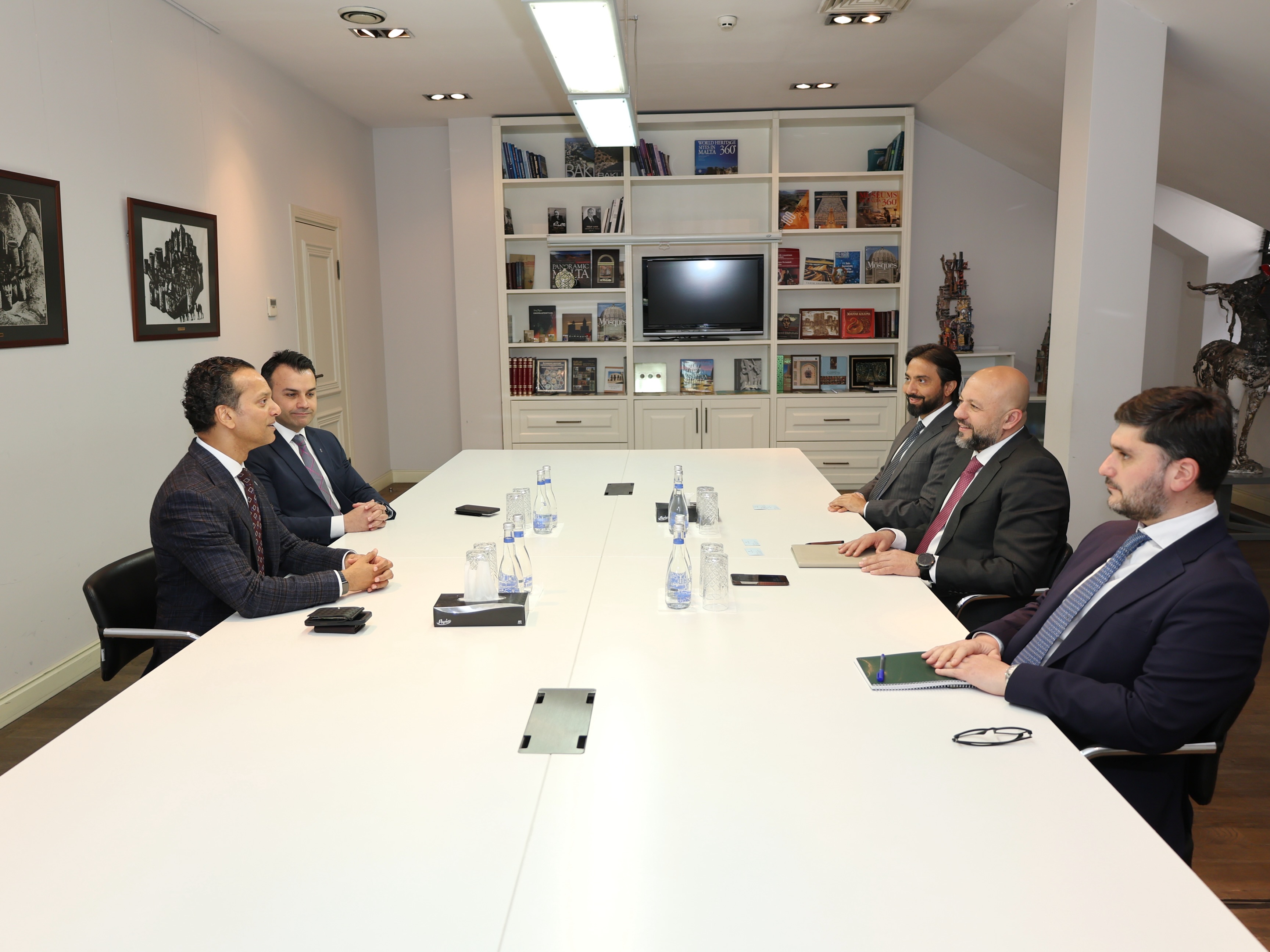 İçərişəhər və “The Ritz-Carlton” & “JW Marriott” nümayəndələri arasında əməkdaşlıq görüşü keçirilib