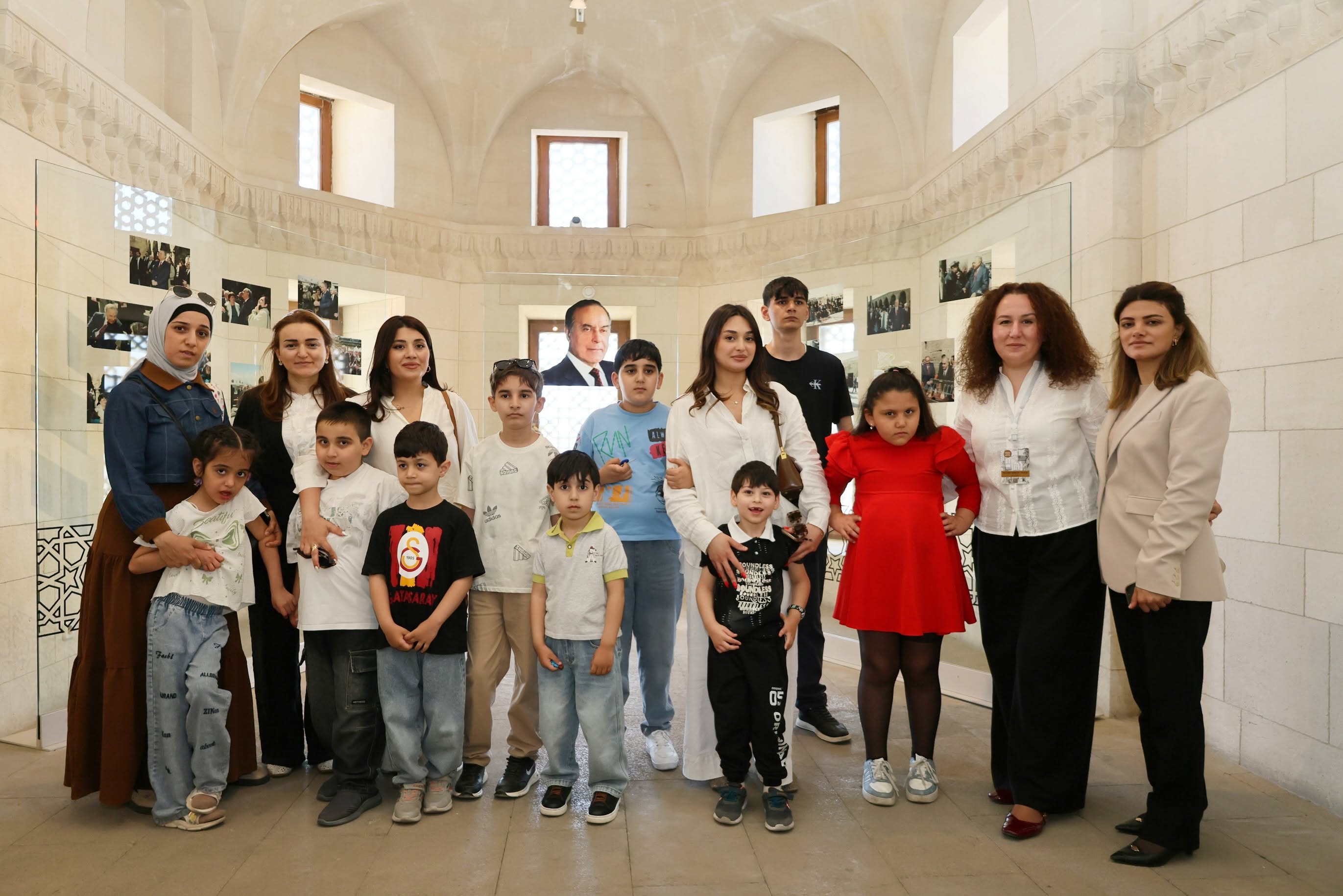 Sosial reabilitasiya proqramına cəlb olunan uşaqlar üçün İçərişəhərdə ekskursiya təşkil olunub