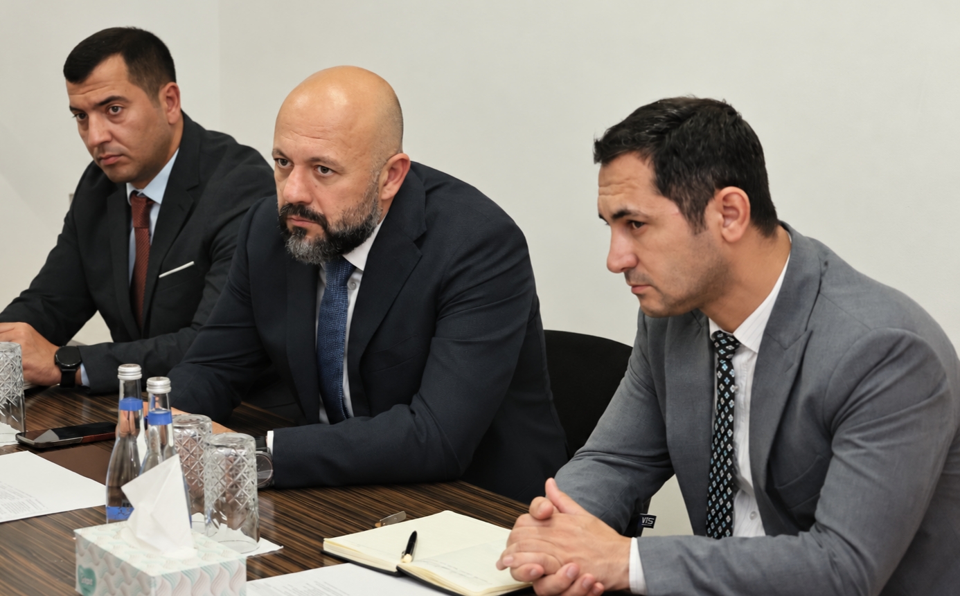 İçərişəhərdə sakinlərlə görüş keçirilib